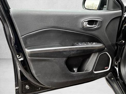 Used 2018 Jeep Compass Limited w/ Navigation Group image 12