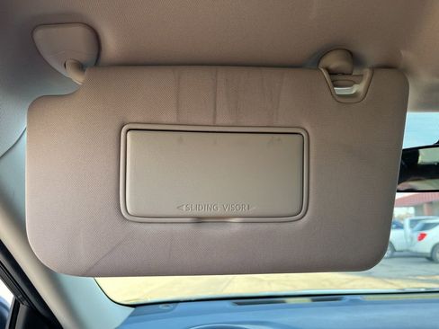 Used 2018 Nissan Rogue S image 75