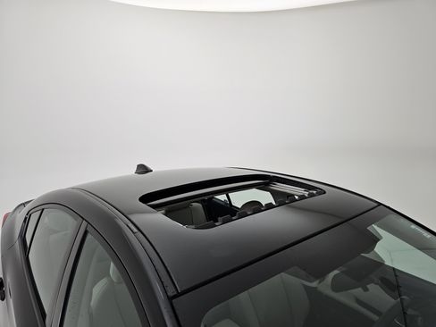 Used 2017 Subaru Impreza 2.0i Premium image 25