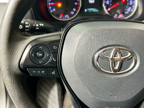 Used 2019 Toyota RAV4 XLE image 18