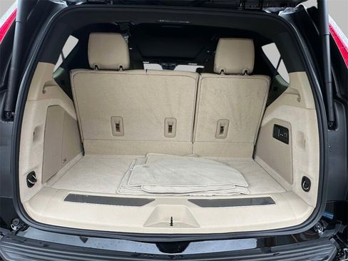 Used 2024 Cadillac Escalade Premium Luxury image 20