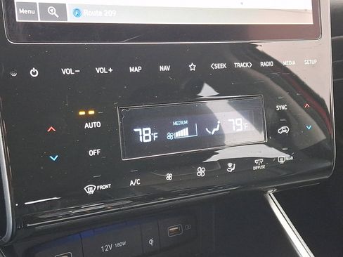 Used 2022 Hyundai Tucson Limited AWD/4WD image 16