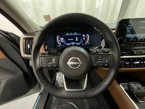 Used 2024 Nissan Pathfinder Platinum w/ Cargo Package AWD/4WD image 11