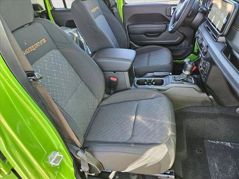 New 2025 Jeep Gladiator Mojave w/ Convenience Group image 15