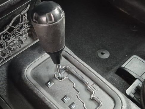 Used 2015 Jeep Wrangler Sport AWD/4WD image 20
