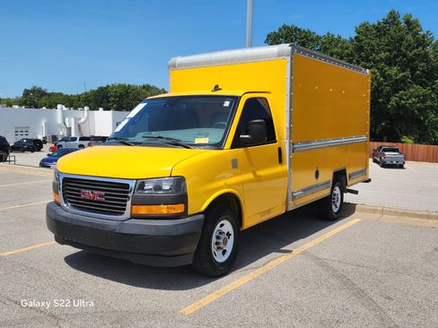 Used 2019 GMC Savana 3500 w/ Driver Convenience Package RWD image 5