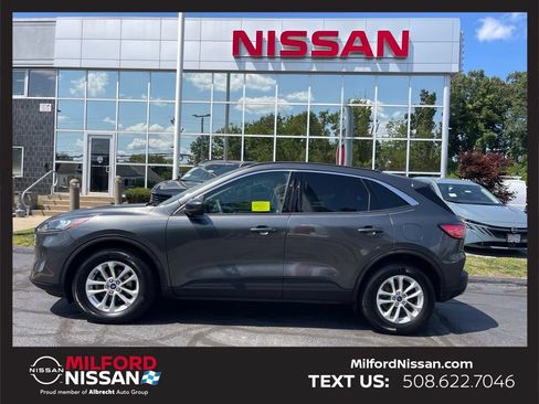 Used 2020 Ford Escape SE AWD/4WD image 2