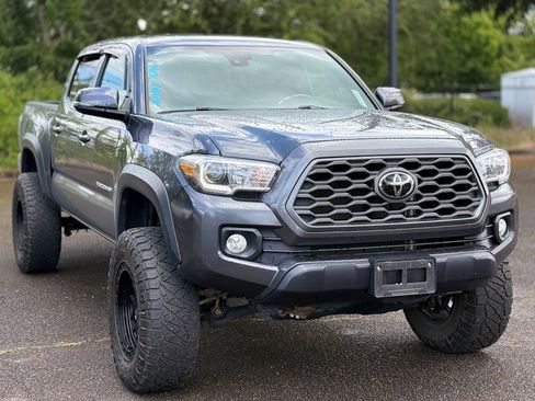 Used 2022 Toyota Tacoma TRD Off-Road AWD/4WD image 7