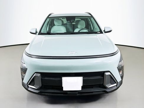 Certified 2025 Hyundai Kona SEL AWD/4WD image 2