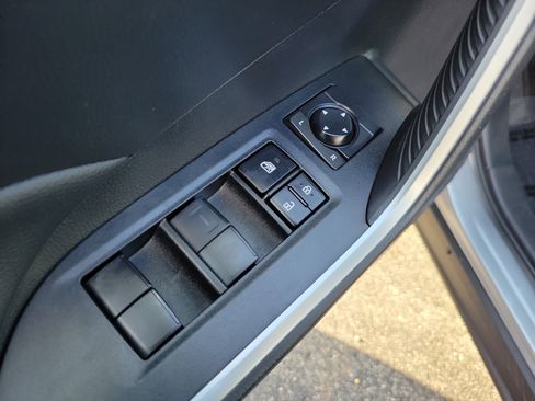 Used 2021 Toyota RAV4 XLE image 21