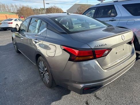 Used 2023 Nissan Altima 2.5 SV image 22