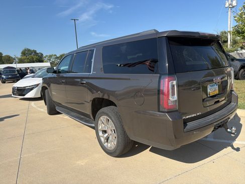 Used 2020 GMC Yukon XL SLT AWD/4WD image 5