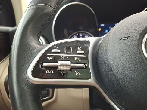 Used 2021 Mercedes-Benz GLC 300 4MATIC image 17