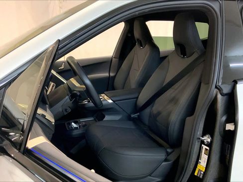 Used 2024 BMW iX xDrive50 w/ Sport Package image 7