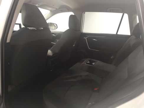 Used 2025 Toyota RAV4 XLE AWD/4WD image 11