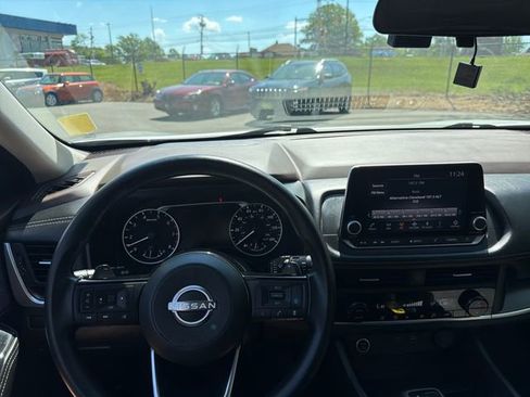 Used 2023 Nissan Rogue SV AWD/4WD image 31