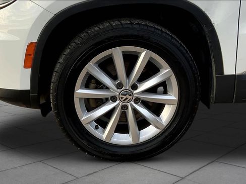 Used 2017 Volkswagen Tiguan Wolfsburg Edition image 9