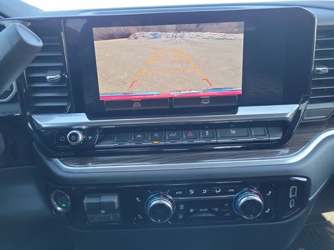 New 2026 GMC Sierra 1500 Elevation image 25