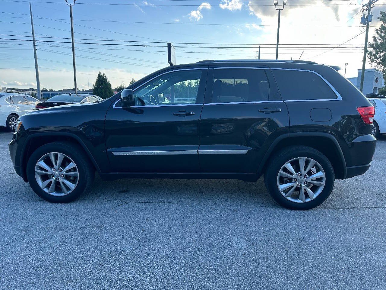 Used 2013 Jeep Grand Cherokee Laredo RWD image 9