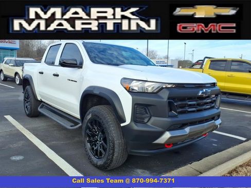 Used 2024 Chevrolet Colorado Trail Boss w/ Technology Package image 1