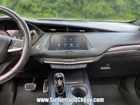 Used 2023 Cadillac XT4 Sport w/ Sun And Sound Package AWD/4WD image 30