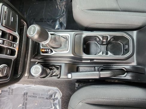 Used 2020 Jeep Wrangler Unlimited Sport S image 15