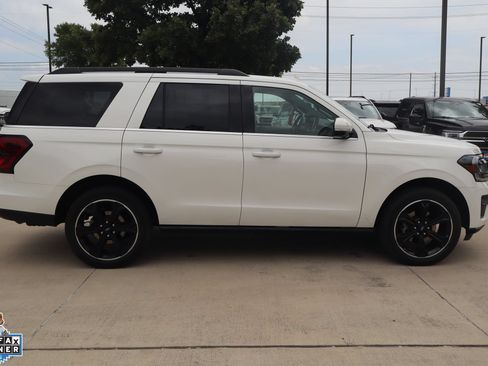 Certified 2024 Ford Expedition Limited AWD/4WD image 2