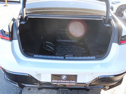 Used 2025 BMW 740i w/ Premium Package image 25