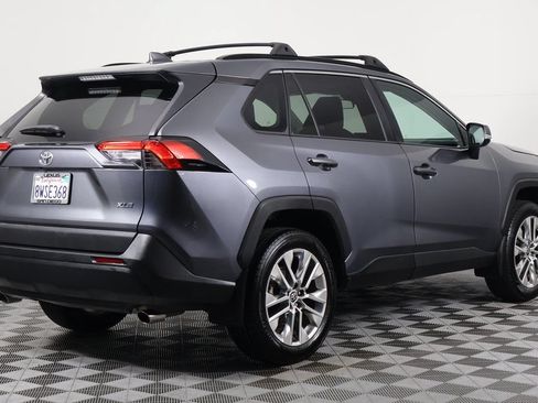 Used 2021 Toyota RAV4 XLE Premium FWD image 4