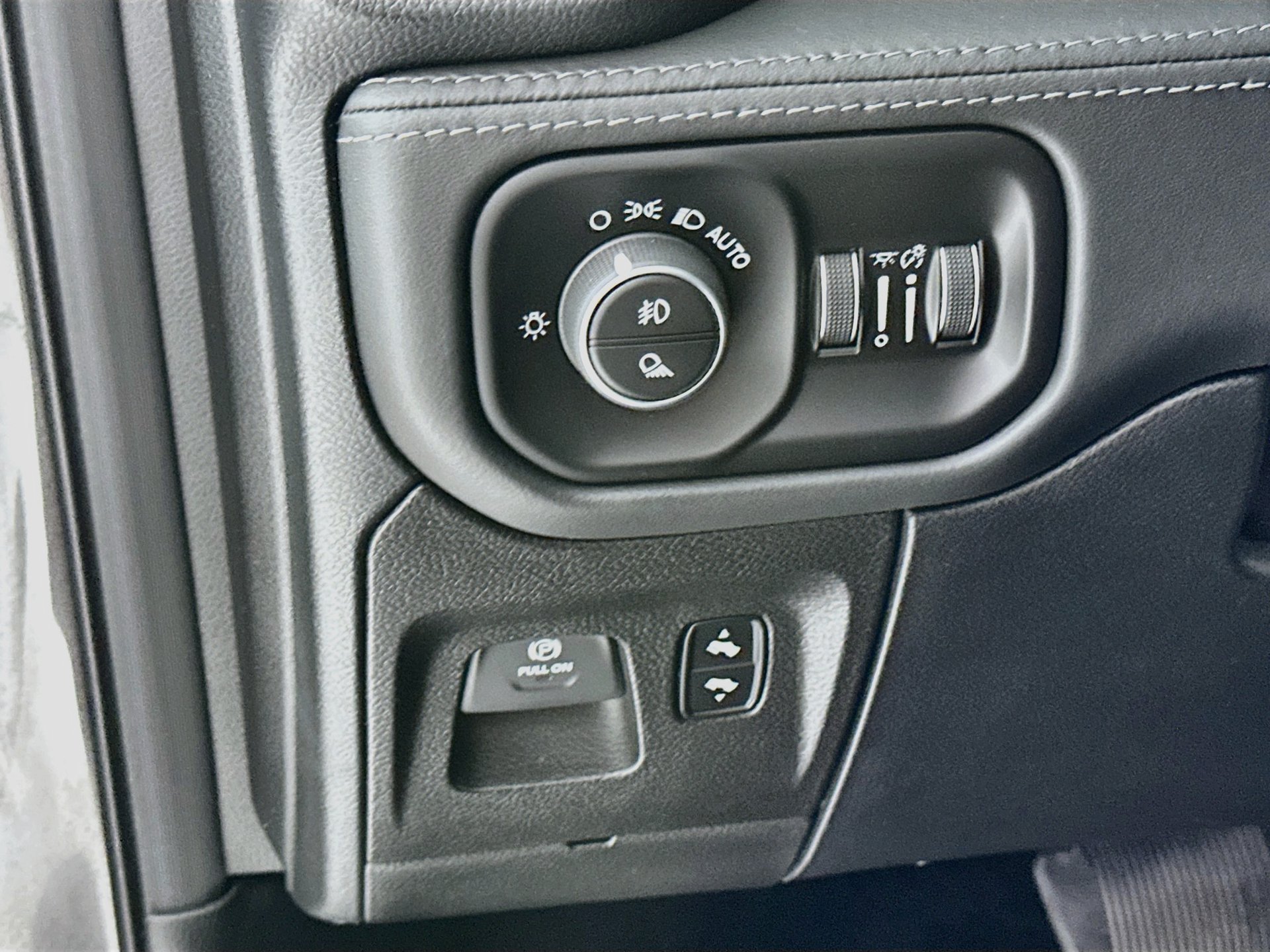 Used 2020 RAM 1500 Limited RWD image 11
