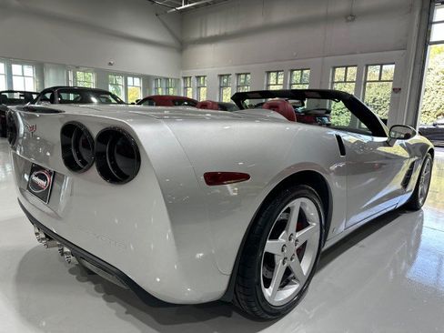 Used 2006 Chevrolet Corvette Convertible w/ Preferred Equipment Group RWD image 39