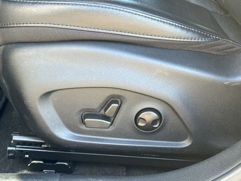 Used 2022 Jeep Compass Limited image 11