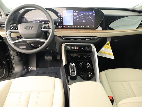 New 2025 Audi Q5 Premium image 18
