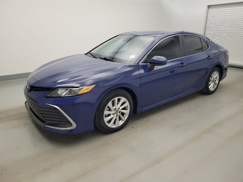 Used 2023 Toyota Camry LE FWD image 2