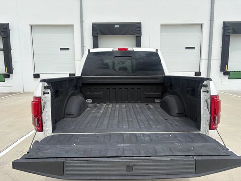 Used 2016 Ford F150 Platinum w/ Equipment Group 701A Luxury AWD/4WD image 38