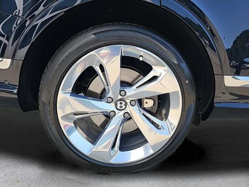 New 2024 Bentley Bentayga Extended Wheelbase image 12