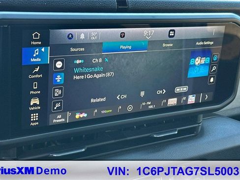 Certified 2025 Jeep Gladiator Nighthawk image 27