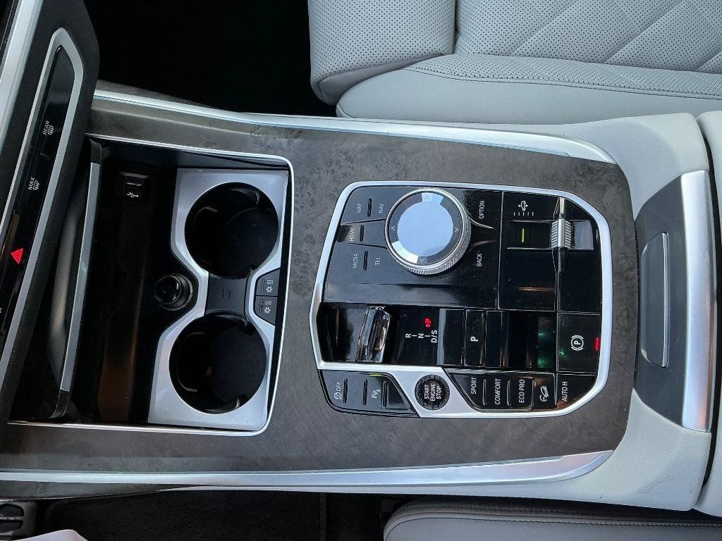 Used 2024 BMW X7 xDrive40i w/ Executive Package AWD/4WD image 22
