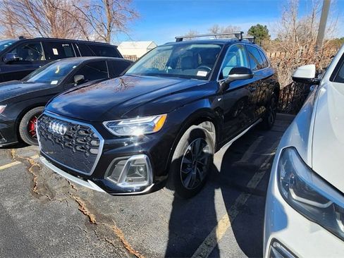 Used 2022 Audi Q5 2.0T Premium Plus w/ Premium Plus Package image 2