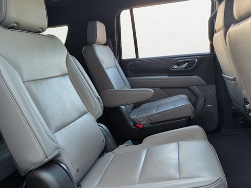 Used 2023 GMC Yukon XL SLT AWD/4WD image 20