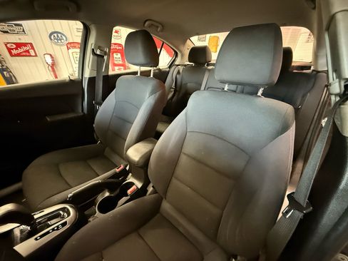 Used 2016 Chevrolet Cruze LT image 15