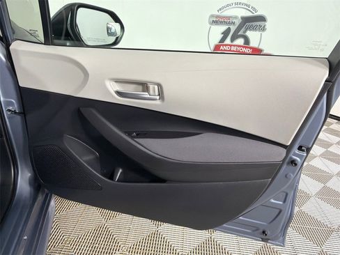 Used 2021 Toyota Corolla LE image 14