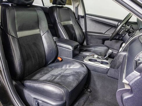Used 2012 Toyota Camry SE w/ Leather Pkg FWD image 46
