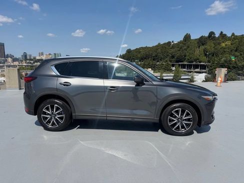 Used 2018 MAZDA CX-5 Grand Touring FWD image 2