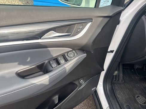 Used 2020 Buick Enclave Essence w/ Sport Touring Edition image 19