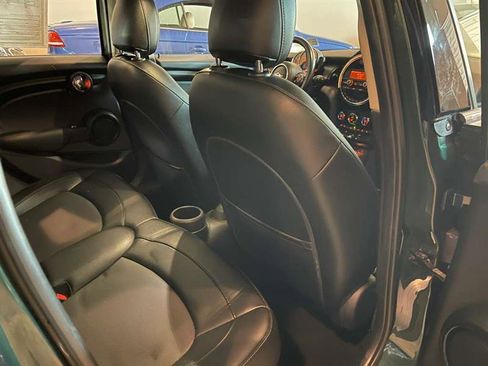 Used 2016 MINI Cooper 4-Door Hardtop image 10