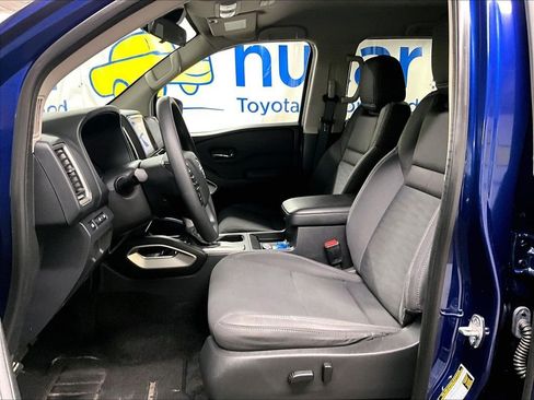 Used 2022 Nissan Frontier SV AWD/4WD image 10