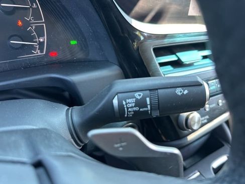 Used 2024 Lexus ES 300h w/ Premium Package image 23