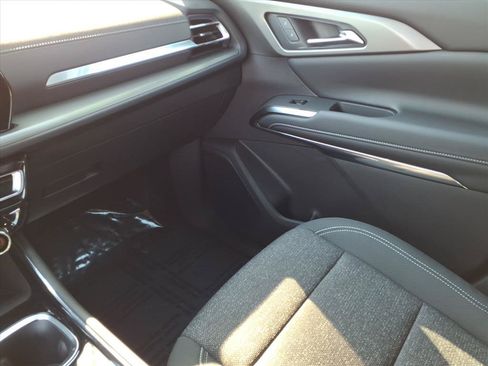 Used 2026 Chevrolet Traverse LT w/ Driver Confidence Package FWD image 22
