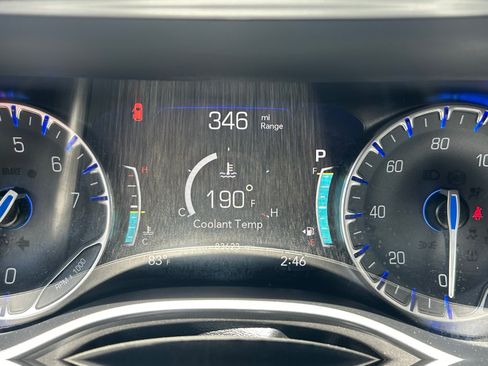 Used 2022 Chrysler Pacifica Touring-L FWD image 11